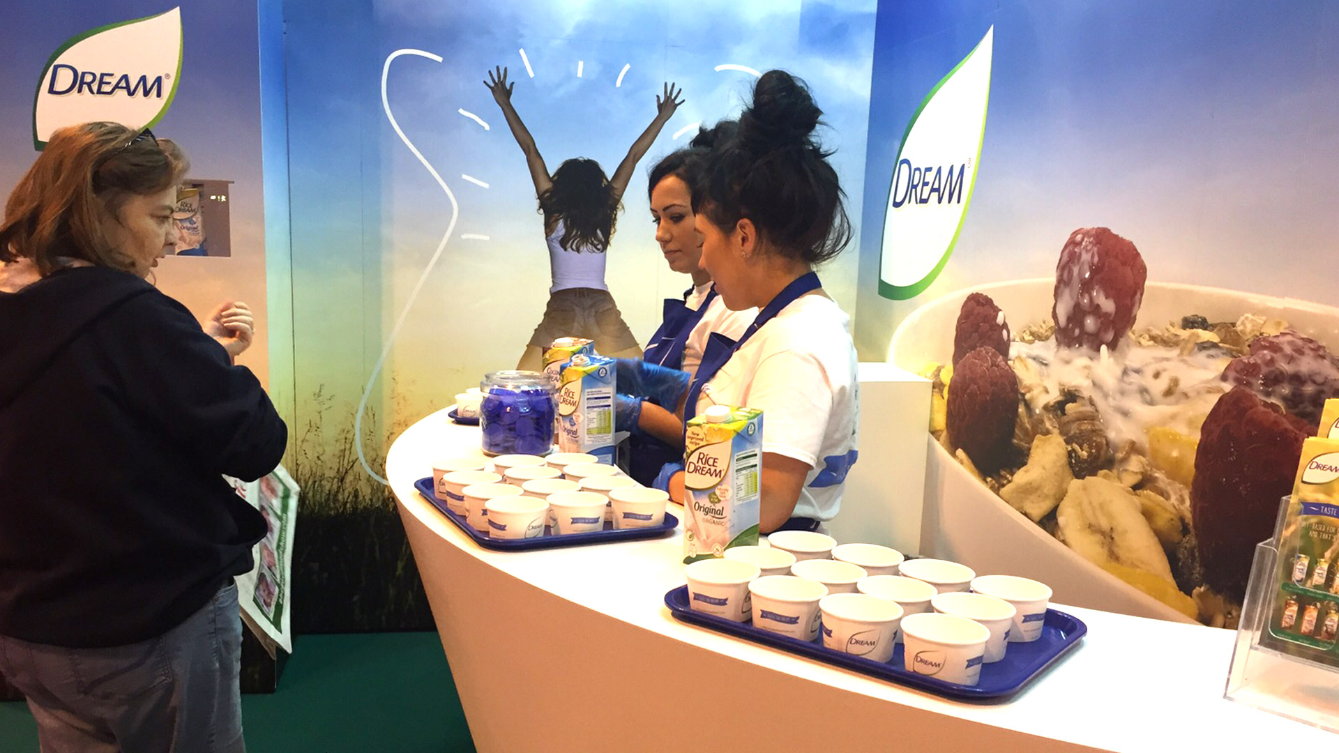 Trade Show Sampling | Sampling at Trade & Retail Shows | iMP